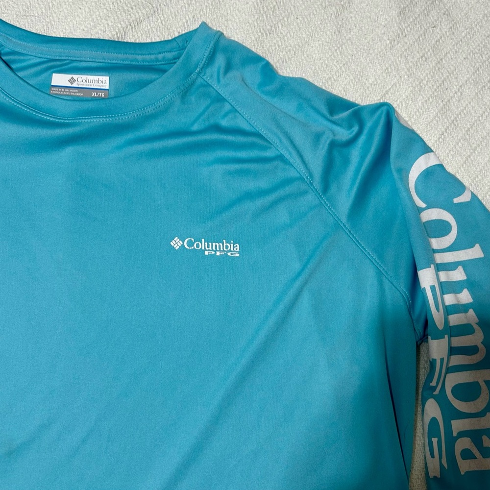 Columbia Women’s Omni-Shade Aqua Rash Guard - Picture 2 of 6